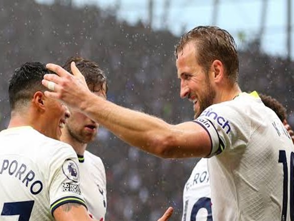 Porro dan Kane