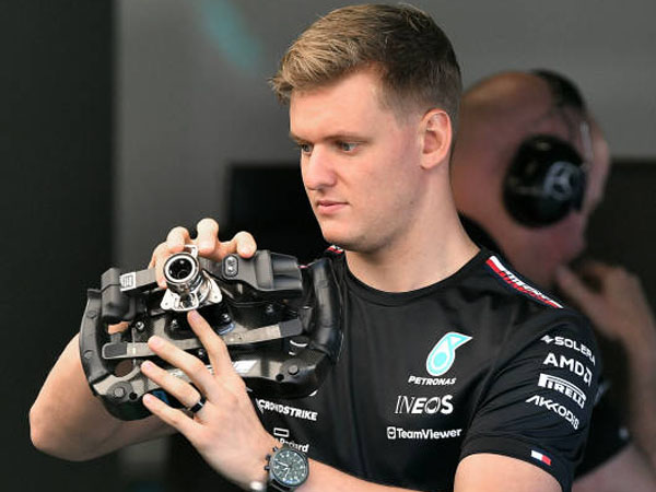 Dipercaya Mercedes untuk Tes Ban Pirelli, Begini Komentar Mick Schumacher