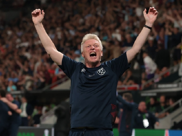 David Moyes merayakan kemenangan West Ham United di Liga Konferensi Eropa