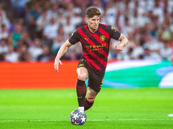 Bek Manchester City, John Stones.