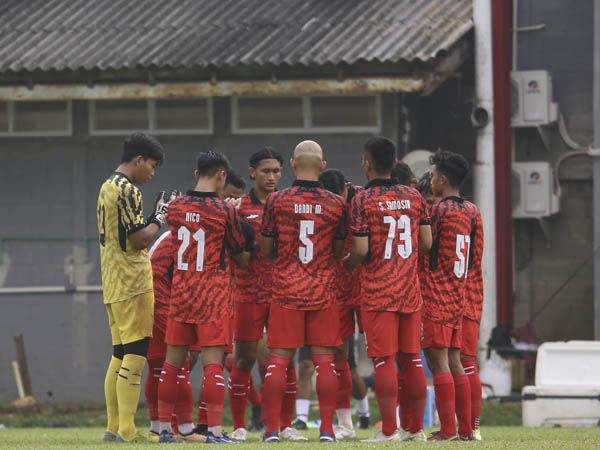 Persija Jakarta masih bergerak untuk melengkapi komposisi skuat