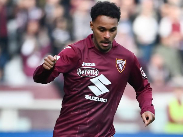 Bek sayap Inter Milan, Valentino Lazaro.