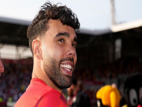 David Raya mengaku kesulitan untuk pindah ke klub lain gara-gara harga jual tinggi yang dipasang oleh Brentford / via Getty Images