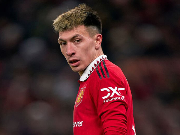 Bek Manchester United, Lisandro Martinez.