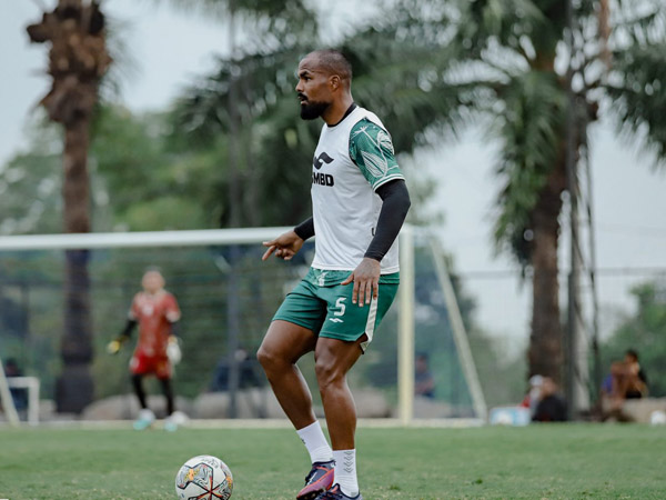 Bek asing PSS Sleman, Thales Lira