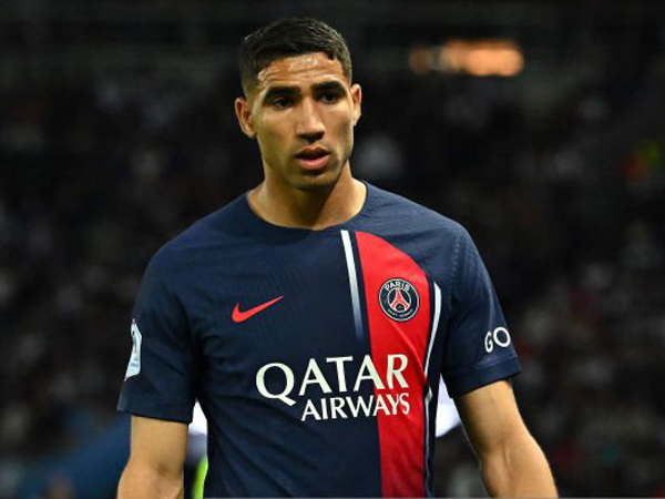Bek sayap PSG, Achraf Hakimi.
