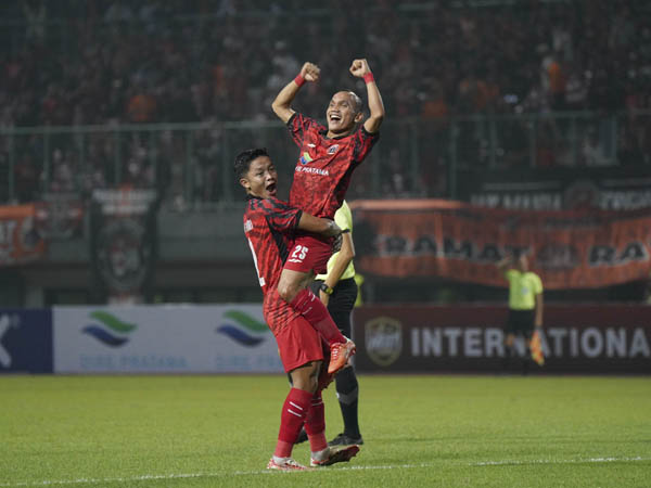 Pemain Persija Jakarta, Riko Simanjuntak merayakan gol ke gawang Ratchaburi FC