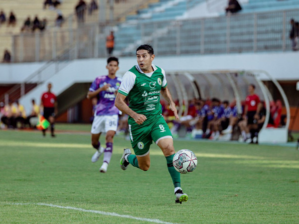 Pemain PSS Sleman, Esteban Vizcarra di laga uji coba kontra Persib Bandung