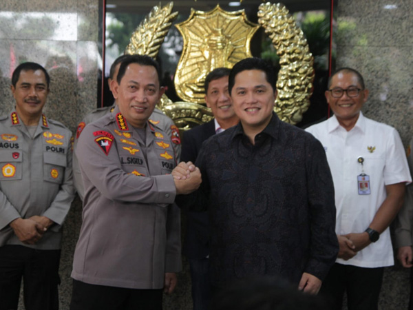 Ketua Umum PSSI, Erick Thohir bersama Kapolri Jenderal Listyo Sigit Prabowo