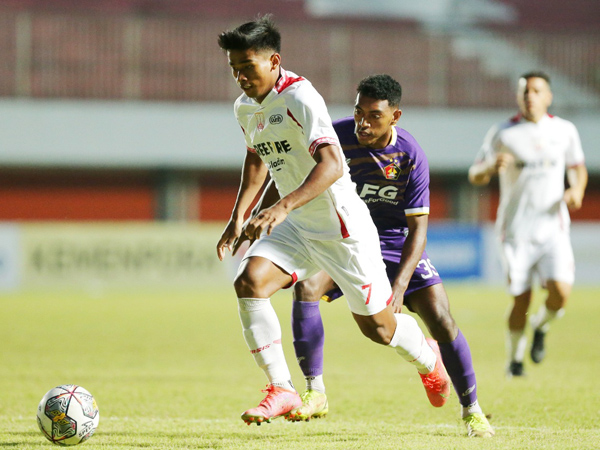 Irfan Jauhari belum dapat memperkuat Persis Solo di dua pekan awal Liga 1