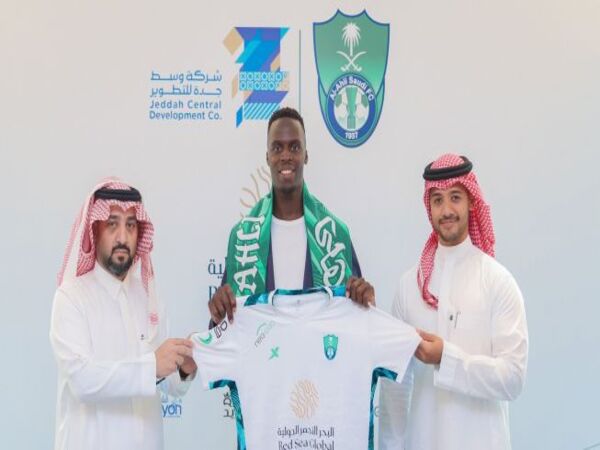 Edouard Mendy menuliskan salam perpisahannya untuk Chelsea setelah resmi pindah ke klub kontestan Liga Pro Saudi yaitu Al-Ahli / via Istimewa