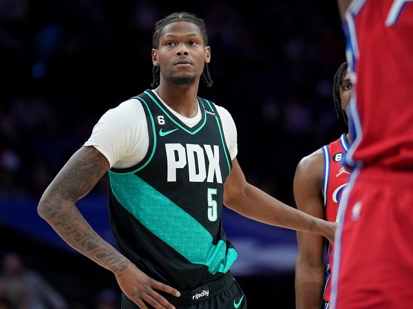 Los Angeles Lakers berminat tampung jasa Cam Reddish.