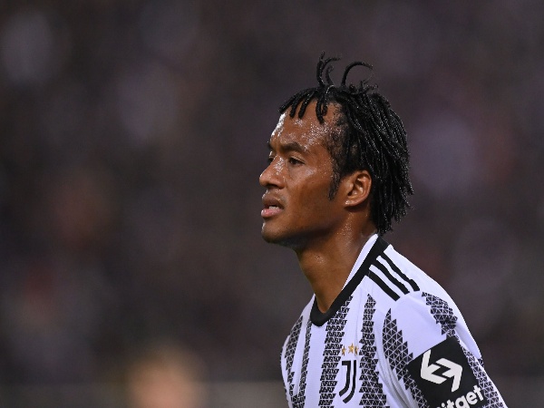 Cuadrado dikaitkan dengan Lazio
