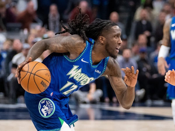 Taurean Prince resmi berseragam Los Angeles Lakers.