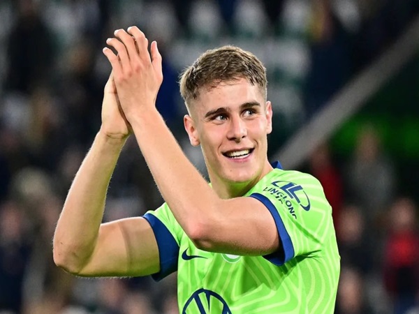 Defender incaran Tottenham