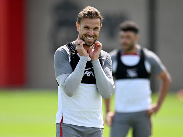 Jordan Henderson Bisa Jadi Rekrutan Pertama Steven Gerrard di Arab Saudi