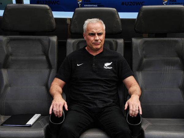 Selandia Baru Kukuhkan Darren Bazeley Sebagai Pelatih Permanen