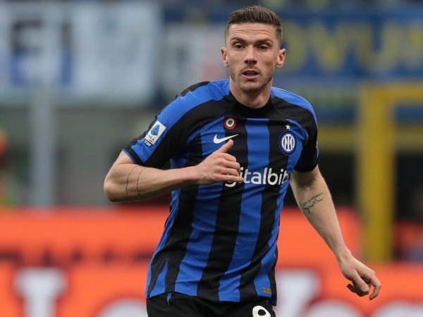 Bek sayap Inter Milan, Robin Gosens.