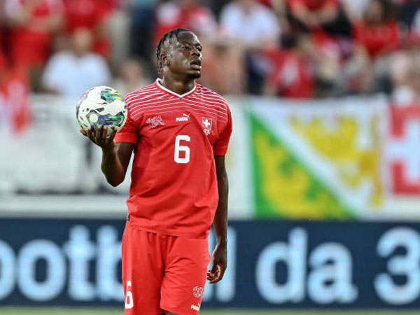 Khawatir Pesaing Makin Banyak, West Ham United Ingin Amankan Denis Zakaria