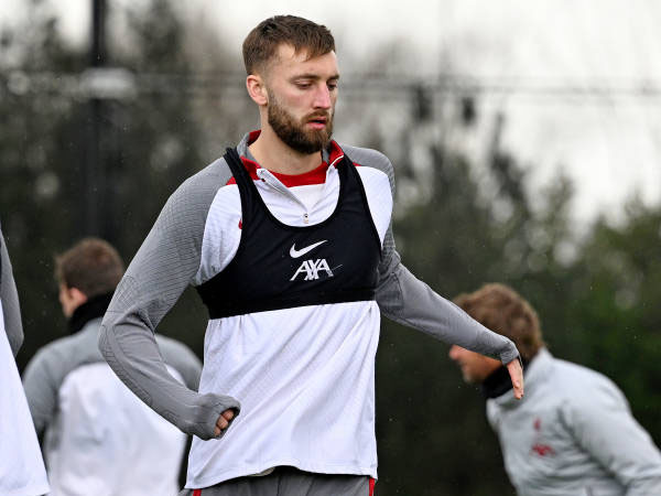 Leeds United Dapat Rival Baru dalam Perburuan Bek Liverpool, Nat Phillips