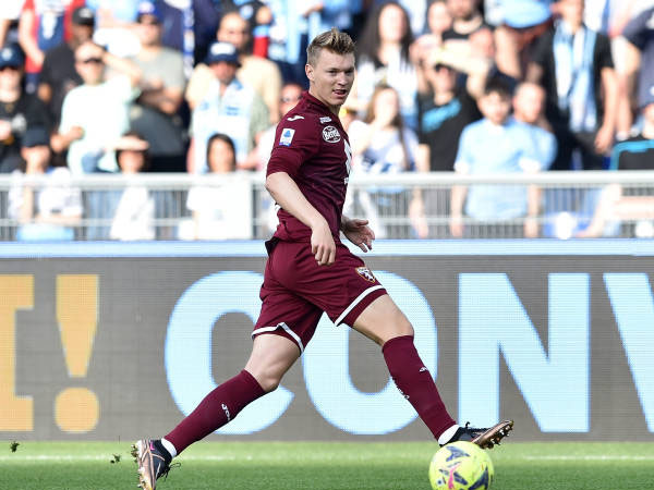 Liverpool Gagal Dapatkan Bek Torino, Perr Schuurs