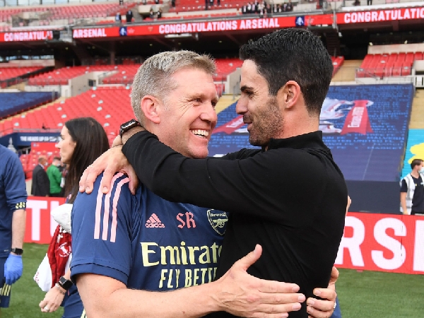 Steve Round dan manajer Arsenal, Mikel Arteta