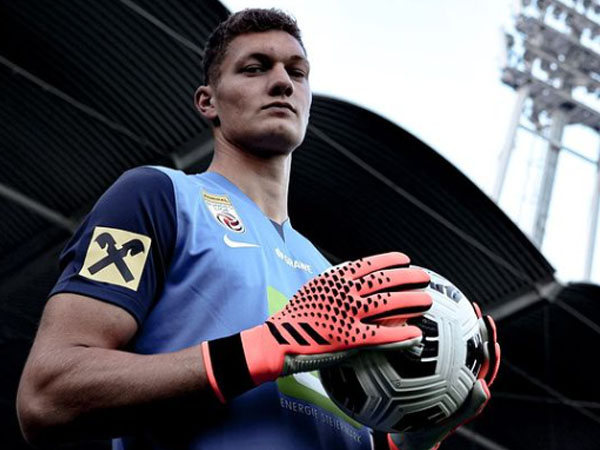 Brighton and Hove Albion Resmi Pinjamkan Kjell Scherpen ke Sturm Graz