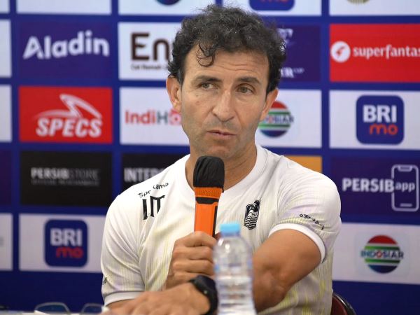 Pelatih Persib, Luis Milla