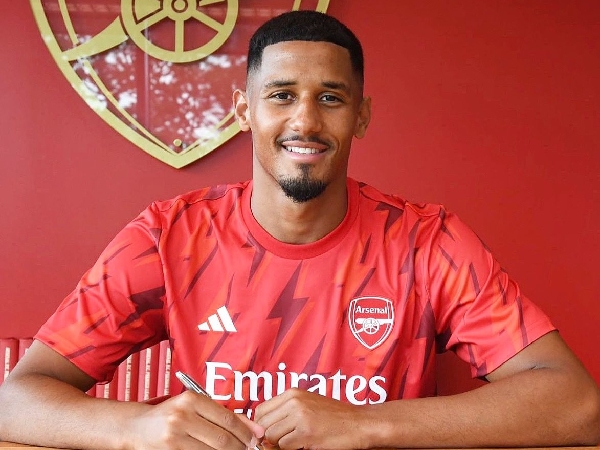 William Saliba memperpanjang kontrak di Arsenal hingga 2027