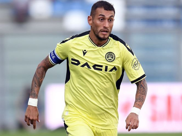 Gelandang Udinese, Roberto Pereyra.