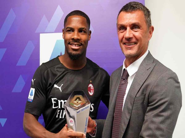 Mike Maignan optimis menatap musim 2023/24 meski banyak perubahan terjadi di tubuh AC Milan / via Istimewa