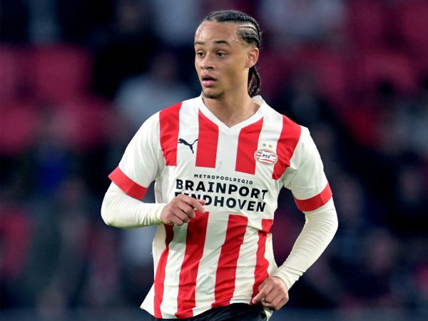 Gelandang PSV Eindhoven, Xavi Simons.