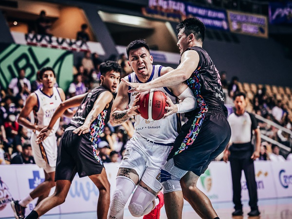 Youbel Sondakh minta Satria Muda tidak jemawa usai lolos ke semifinal.