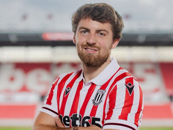 Bournemouth Resmi Lepas Permanen Ben Pearson ke Stoke City