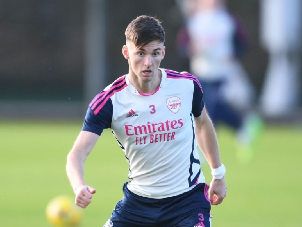 Kieran Tierney menjadi pemain pelapis di Arsenal