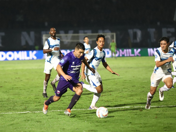 Gelandang Persita Tangerang, Ezequel Vidal di laga kontra PSIS Semarang