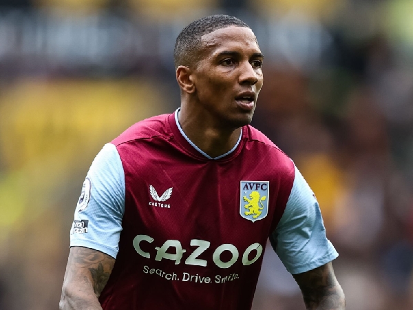 Everton dan Luton Town mengincar Ashley Young