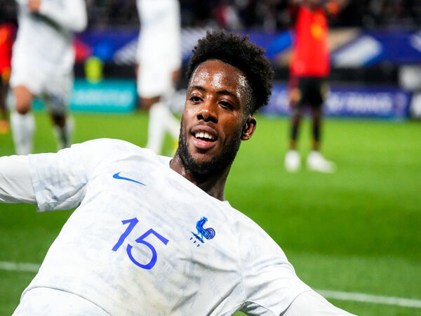 Striker muda potensial milik Prancis yaitu Elye Wahi, disebut masuk dalam radar Chelsea pada bursa transfer musim panas kali ini / via AFP