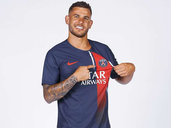 Bek PSG, Lucas Hernandez.