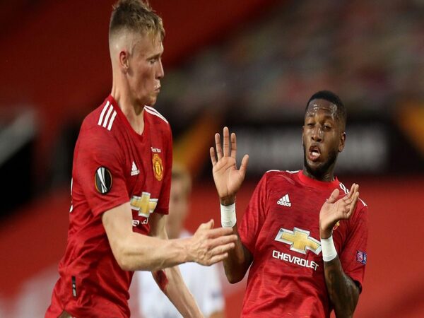 Scott McTominay dan Fred dilaporkan bakal menjadi korban kehadiran Sofyan Amrabat ke Manchester United / via Getty Images