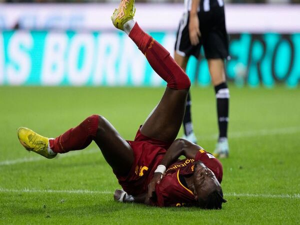 Tammy Abraham mengaku insecure dengan cedera lutut parah yang memaksanya harus absen dari lapangan hijau selama enam bulan ke depan / via Getty Images