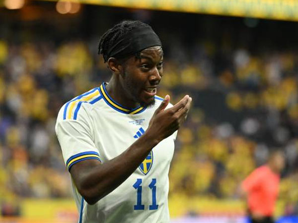 Everton Kembali Minati Pemain Sayap Asal Swedia Ini