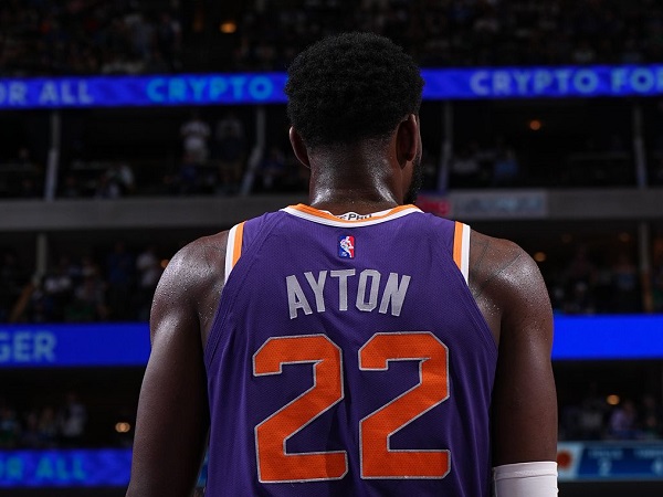Frank Vogel ingin buat pertahanan Suns lebih baik lewat Deandre Ayton.