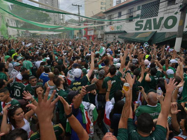 Pendukung Palmeiras dan Flamengo Bentrok, Seorang Wanita Meninggal Dunia