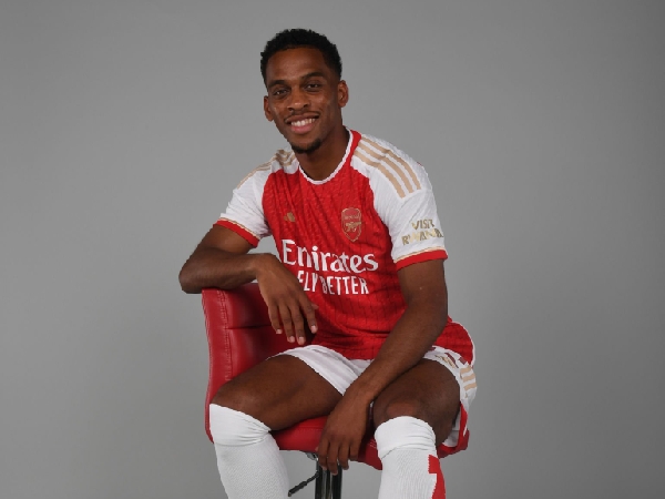 Jurrien Timber menjadi rekrutan kedua Arsenal musim panas ini