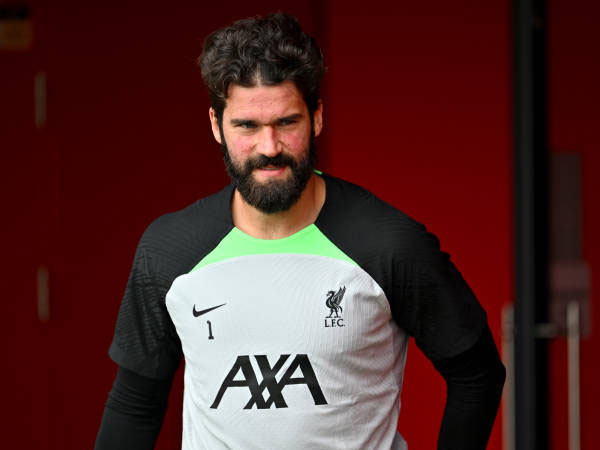 Puji Alisson, Adrian: Dia Salah Satu dari Lima Kiper Terbaik di Dunia