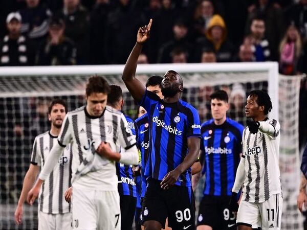 Inter Milan memilih untuk batal mengejar Romelu Lukaku musim panas ini, setelah kecewa dengan sikap sang pemain yang bernegosiasi dengan Juventus / via Getty Images