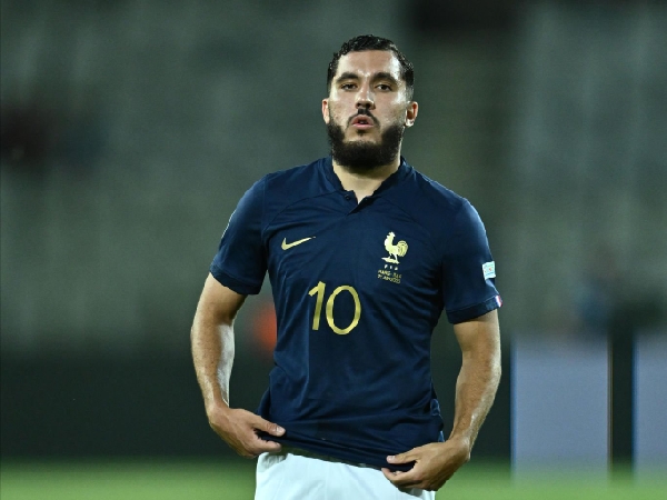 Rayan Cherki diincar oleh Chelsea dan Newcastle United