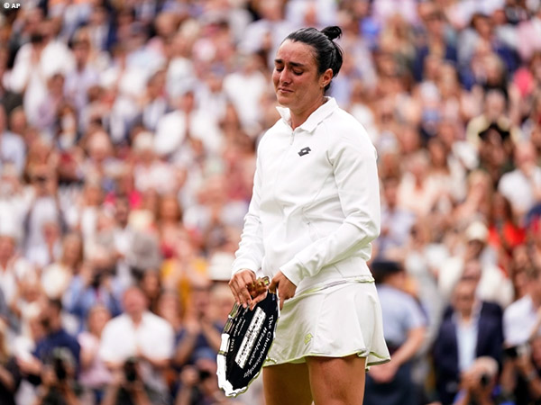 Legenda Tenis Ini Hibur Ons Jabeur Usai Kekalahan Pahit Di Wimbledon