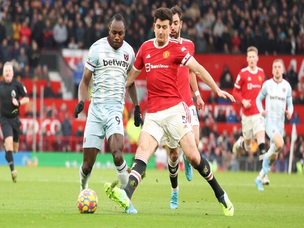 West Ham dilaporkan siap menampung Harry Maguire yang musim panas ini resmi masuk daftar jual Manchester United / via Getty Images